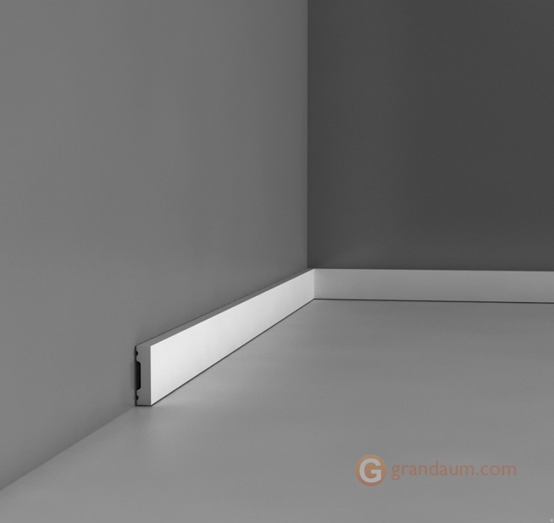 Молдинг с гладким профилем Orac decor SX162-RAL9003 крашеный