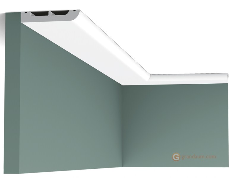 Напольный плинтус с гладким профилем Orac decor SX183-RAL9003 крашеный