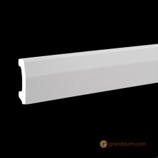 Напольный плинтус с гладким профилем Европласт 6.53.106