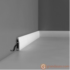 Напольный плинтус с гладким профилем Orac Decor SX125