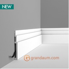 Напольный плинтус с гладким профилем Orac decor SX181