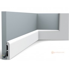 Напольный плинтус с гладким профилем Orac decor SX183